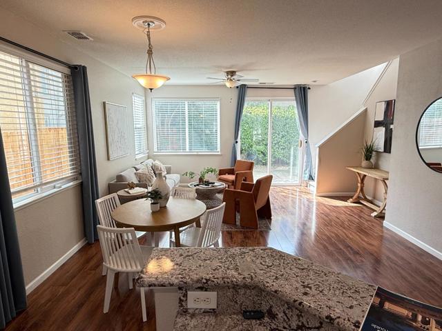 12 Mantauk Point Place, Sacramento CA: https://media.crmls.org/mediaz/a4fe3849-9aac-433f-8d08-22bec56fa17d.jpg