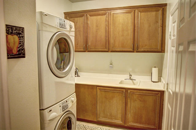 82087 Hopkins Drive, Indio CA: https://media.crmls.org/mediaz/a4fe94b7-5149-4e0c-beb2-f85a5241aba2.jpg
