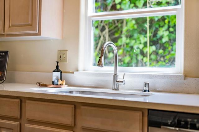 840 Seacliff Drive, Aptos CA: https://media.crmls.org/mediaz/a4fee575-f614-40e5-91bb-cd1178db797c.jpg