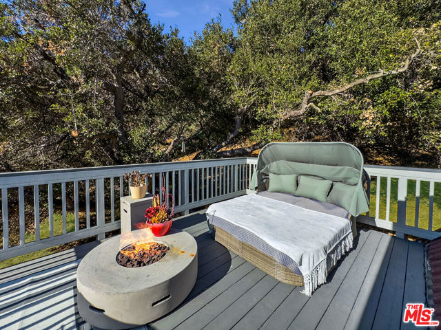 22012 Topanga School Road, Topanga CA: https://media.crmls.org/mediaz/a4ff0ab8-ae02-448c-b5e7-90eca9e69e63.jpg