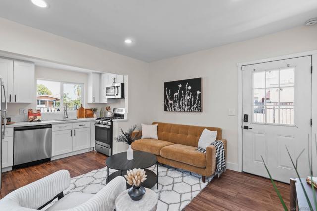 4119 Orange Ave, San Diego CA: https://media.crmls.org/mediaz/a4ffe462-8c25-439b-a315-fd4d45e6754a.jpg