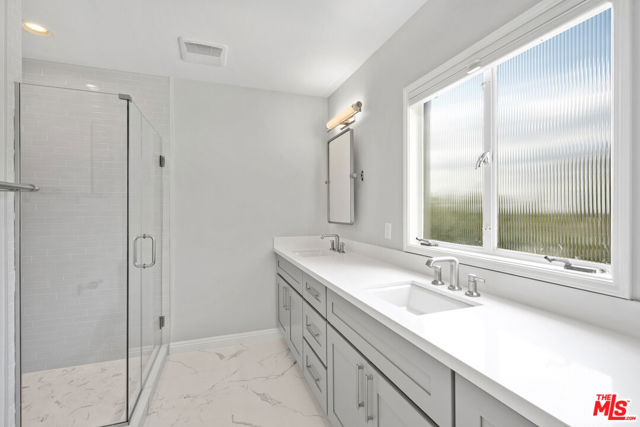 2332 Nottingham Avenue, Los Angeles CA: https://media.crmls.org/mediaz/a4ffe59f-32b6-42ce-9188-5461e3521a81.jpg