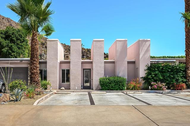 500 W Arenas Road, Palm Springs CA: https://media.crmls.org/mediaz/a50062e4-e84f-4df6-819a-2b6da8f9ec79.jpg