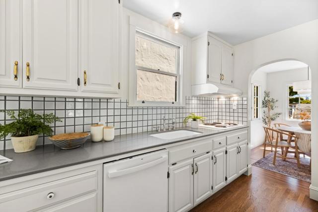 1000 Capuchino Avenue, Burlingame CA: https://media.crmls.org/mediaz/a500a270-0873-473e-9478-17f8d1eb18ad.jpg