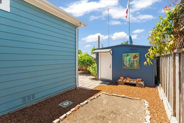 1139 Walk Circle, Santa Cruz CA: https://media.crmls.org/mediaz/a500f28a-8c6b-4844-aba6-9205215b87f1.jpg
