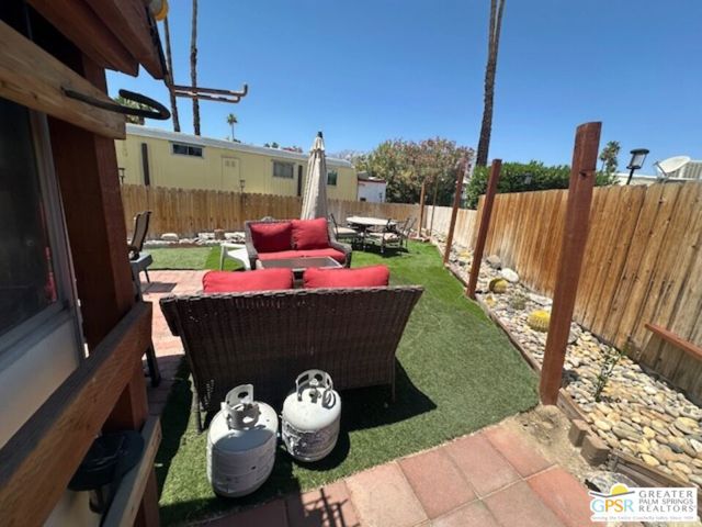 2 Harrison Street, Cathedral City CA: https://media.crmls.org/mediaz/a50109b4-cb6d-46d1-aa94-b78a9743b988.jpg