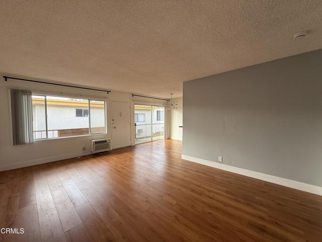 Detail Gallery Image 3 of 9 For 4415 Ambrose Ave #9,  Los Angeles,  CA 90027 - 1 Beds | 1 Baths