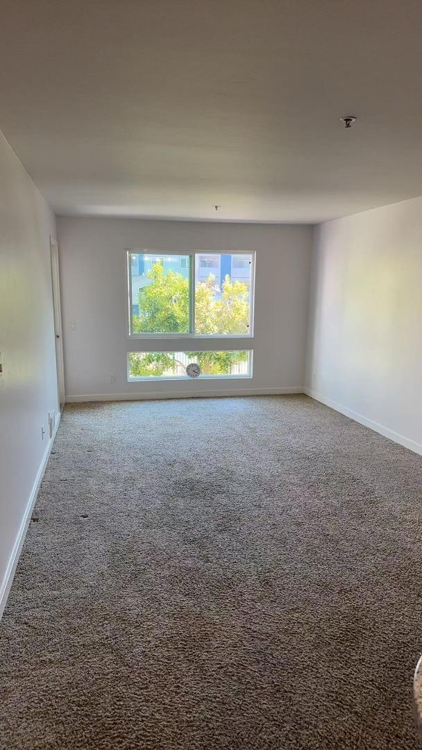 6400 Christie Avenue, Emeryville CA: https://media.crmls.org/mediaz/a5020882-d82d-466f-8c7e-dea512cbc34f.jpg
