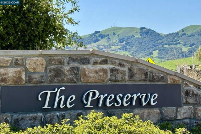 33105 Via Vicenza, San Ramon CA: https://media.crmls.org/mediaz/a5029f22-ad8d-4cf4-bfad-9af4ebd61b68.jpg
