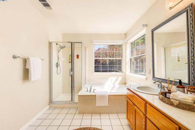 4301 Horner St, Union City CA: https://media.crmls.org/mediaz/a502c3a4-c715-440f-9551-513616db348d.jpg