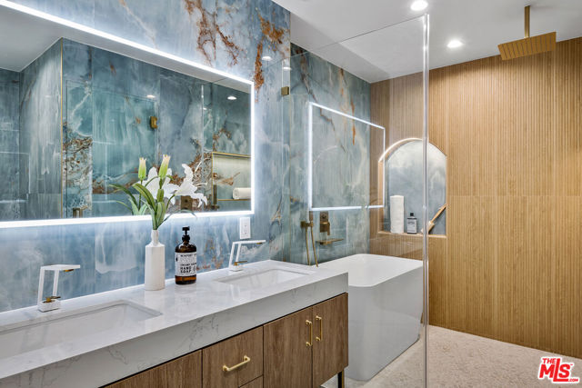 17624 Martha Street, Encino CA: https://media.crmls.org/mediaz/a502fb3e-ec47-4c29-affb-c4922058e070.jpg