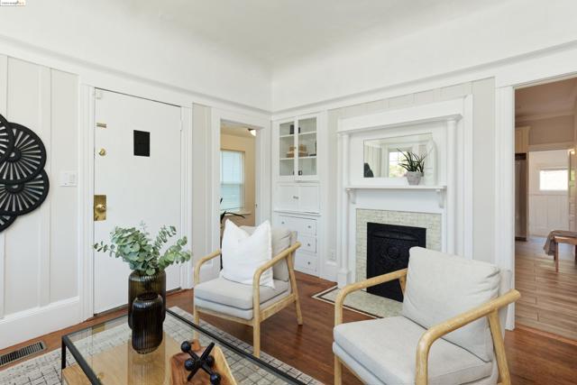 Image 3 of 25 For 6525 Herzog St