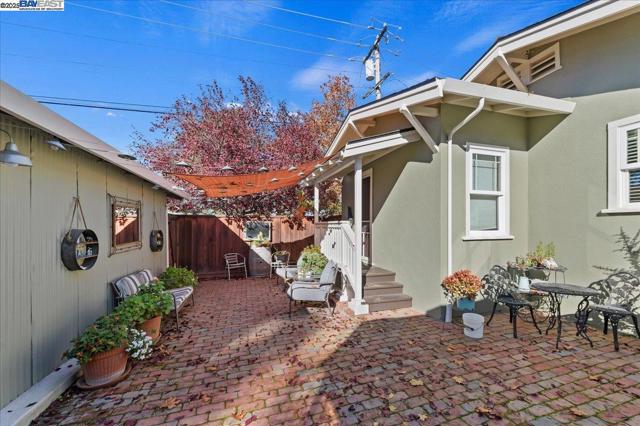 905 S Livermore Ave, Livermore CA: https://media.crmls.org/mediaz/a5039c94-f065-46f4-9e02-d4eaf1c5b3a9.jpg