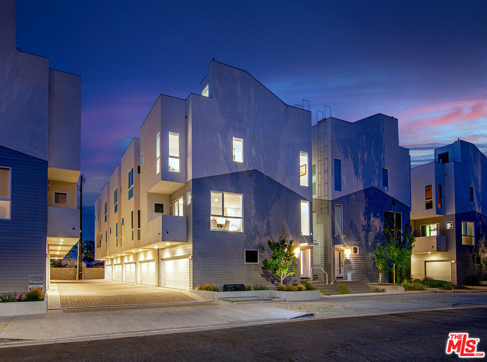 1/2 Otsego Street