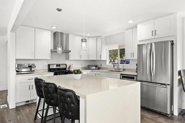 9430 Tropico Dr, La Mesa CA: https://media.crmls.org/mediaz/a503f351-f2b6-4c8d-a2dd-0138f7adfc9a.jpg