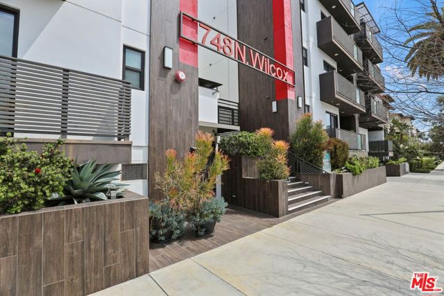 748 Wilcox Avenue, Los Angeles CA: https://media.crmls.org/mediaz/a50426ac-01c7-4160-9cb8-d54d3f21f61b.jpg