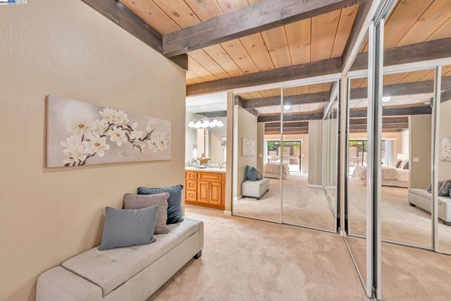 39090 Presidio Way, Fremont CA: https://media.crmls.org/mediaz/a504302d-3c84-4e4e-be01-19e0251fbd54.jpg