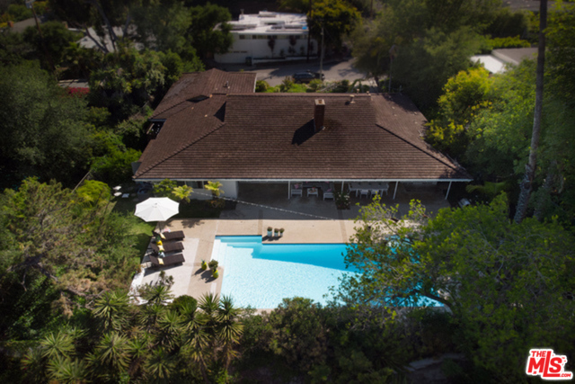 774 N KENTER Avenue, Los Angeles CA: https://media.crmls.org/mediaz/a50454a2-9e56-484e-a8e6-c95b89599adc.jpg