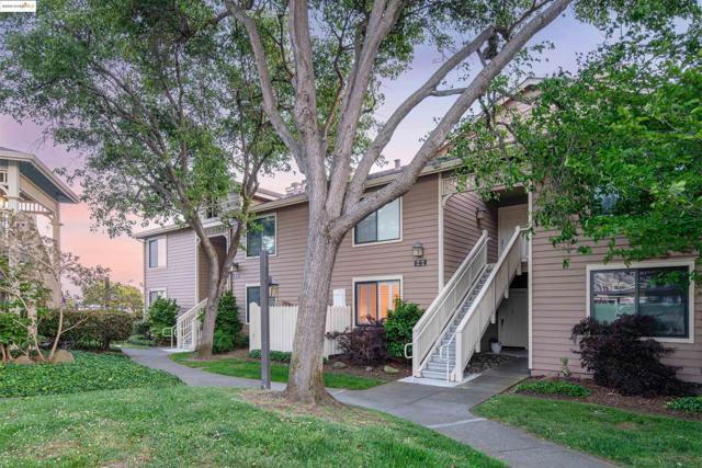 197 Lakeshore Ct, Richmond CA: https://media.crmls.org/mediaz/a504b31c-c543-428e-8c1b-bc877215bcf8.jpg
