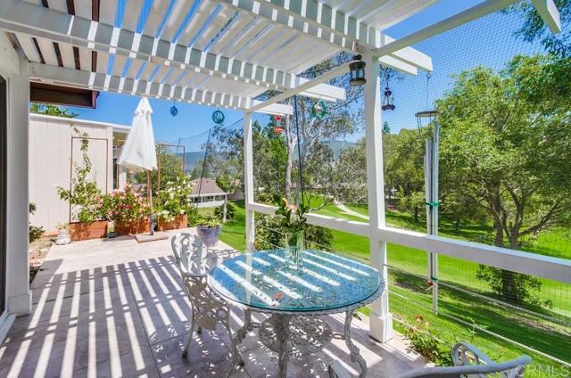 1129 La Casa Drive, San Marcos CA: https://media.crmls.org/mediaz/a505767b-ba6c-4380-a0ff-16eb774bebc0.jpg