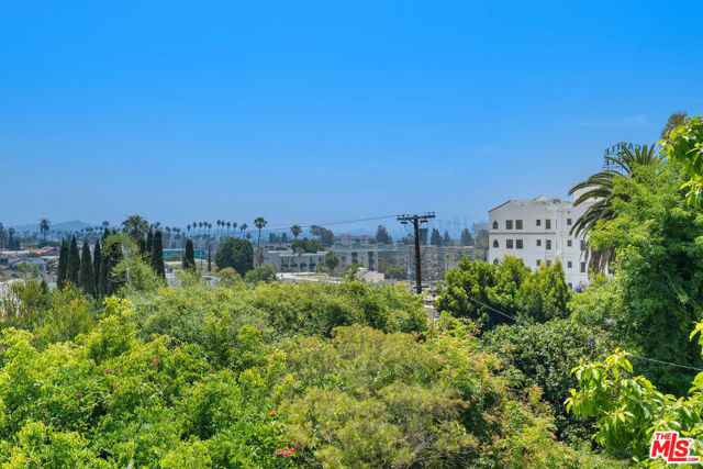2004 Vine Street, Los Angeles CA: https://media.crmls.org/mediaz/a505e911-b67b-417f-8eaa-115c743e79d8.jpg