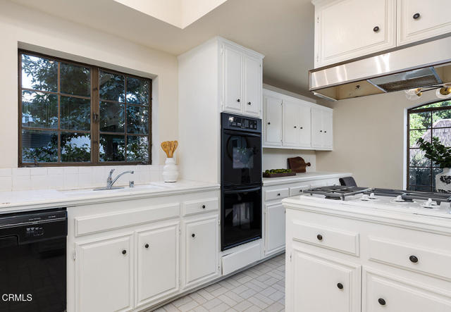 Detail Gallery Image 12 of 27 For 809 S Orange Grove Bld, Pasadena,  CA 91105 - 3 Beds | 2/2 Baths