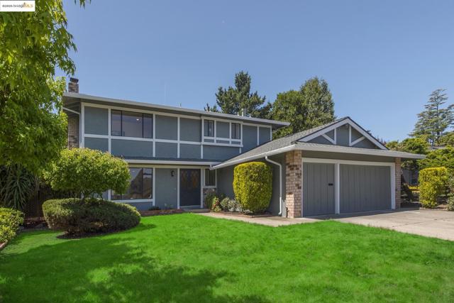 13185 Clairepointe Way, Oakland CA: https://media.crmls.org/mediaz/a506500e-389a-4921-b858-47c9d4ecd1ff.jpg
