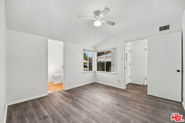13960 Leadwell Street photo 16