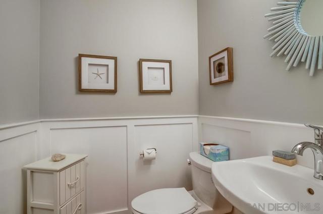 240 B Avenue, Coronado CA: https://media.crmls.org/mediaz/a507ad54-26ea-4f5d-89d0-b4e831535396.jpg