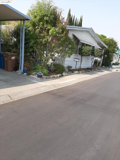 91 Diana Way, Antioch CA: https://media.crmls.org/mediaz/a508016b-4e8d-462d-a87d-b3de792b97f3.jpg