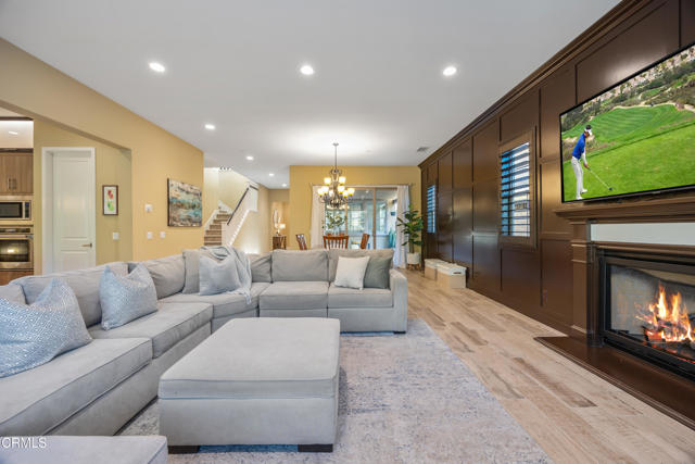 Detail Gallery Image 18 of 73 For 627 E Orange Blossom Way, Azusa,  CA 91702 - 4 Beds | 4/1 Baths