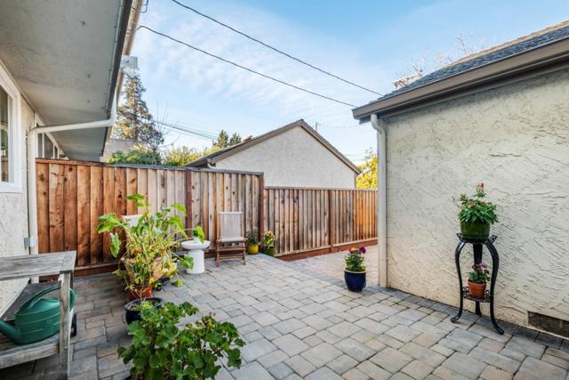 1031 Las Palmas Drive, Santa Clara CA: https://media.crmls.org/mediaz/a508aab0-8fef-4f6b-9338-26066fdc2d7c.jpg