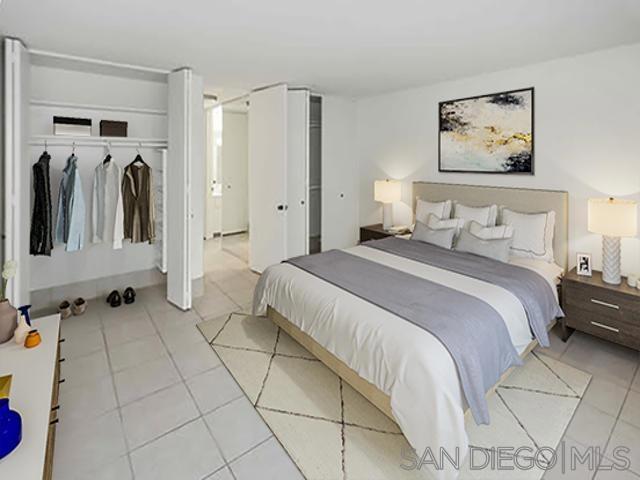 6455 La Jolla Blvd, La Jolla CA: https://media.crmls.org/mediaz/a508acb6-fffc-4377-8515-50ae362370d2.jpg