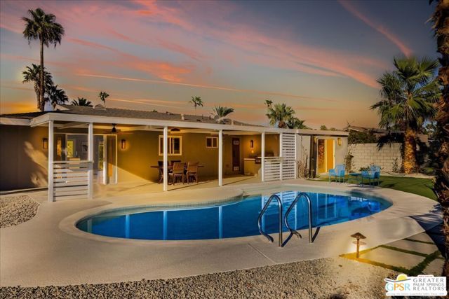 505 E Molino Road, Palm Springs CA: https://media.crmls.org/mediaz/a508b6aa-0355-4159-8d8c-bdbc6cdcc2b7.jpg