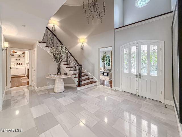 581 Lakeview Canyon Road, Westlake Village CA: https://media.crmls.org/mediaz/a508ca9b-b5f3-4159-ab78-a140d8474ac0.jpg