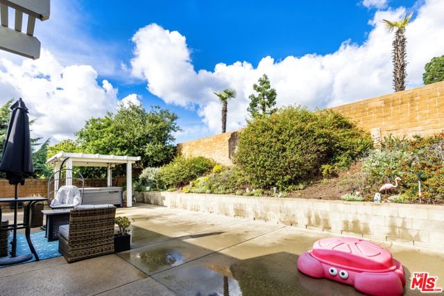 13735 Aldergrove Street, Sylmar CA: https://media.crmls.org/mediaz/a508d766-01fc-42ff-81b4-ef2b62e73048.jpg