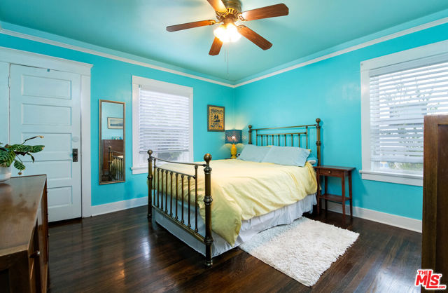 1872 W 38th Place, Los Angeles CA: https://media.crmls.org/mediaz/a508fc3c-2cb6-4869-8121-03ed95cb6128.jpg