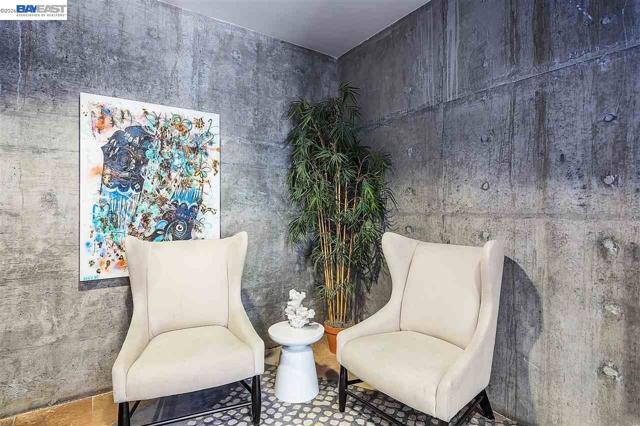 630 Thomas L Berkley Way, Oakland CA: https://media.crmls.org/mediaz/a5094e65-428e-459d-b212-fef282de1ac9.jpg