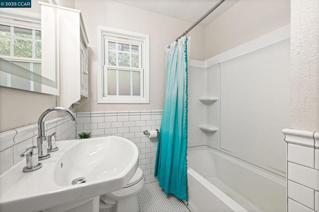 832 San Simeon Dr, Concord CA: https://media.crmls.org/mediaz/a509d112-086c-46ac-8dda-40e775b66492.jpg
