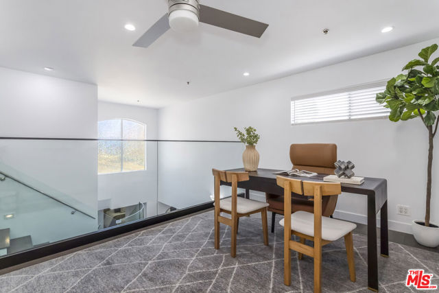410 S Barrington Avenue, Los Angeles CA: https://media.crmls.org/mediaz/a50a20ce-009b-40a5-8014-7220b1731981.jpg