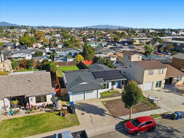 835 Colorado Ave, Chula Vista CA: https://media.crmls.org/mediaz/a50a29ed-d2d8-4eb6-9099-5087e6f0789b.jpg