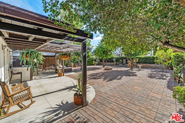 7340 Farralone Avenue photo 8