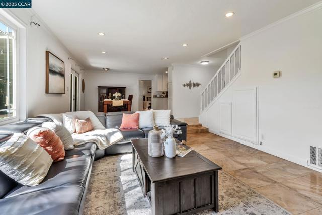 960 Live Oak Dr, Santa Clara CA: https://media.crmls.org/mediaz/a50a7ca3-adc3-4aa6-9b63-c6c2bff5b7b9.jpg