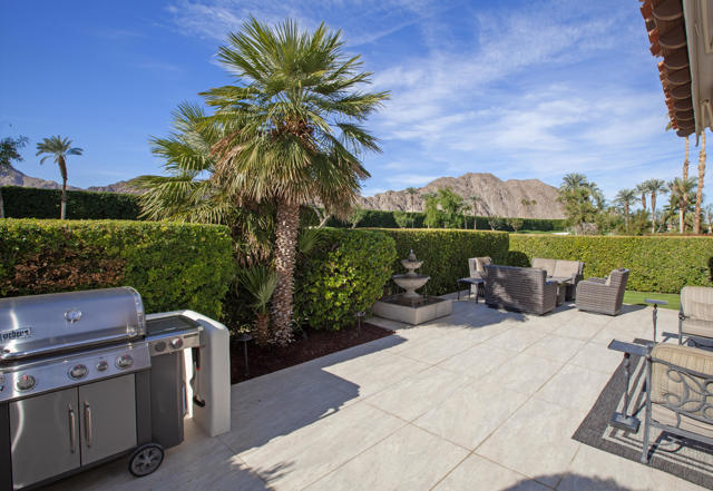 48225 Via Solana, La Quinta CA: https://media.crmls.org/mediaz/a50acc2f-f26a-4b0f-9612-03040fb1fe1d.jpg