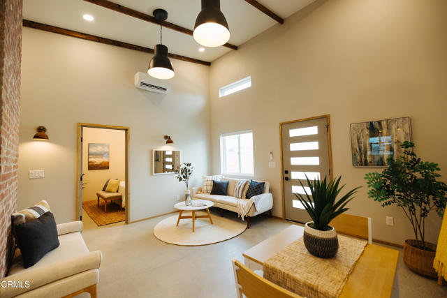 Detail Gallery Image 3 of 18 For 187 W Park Row Ave #102,  Ventura,  CA 93001 - 2 Beds | 1 Baths