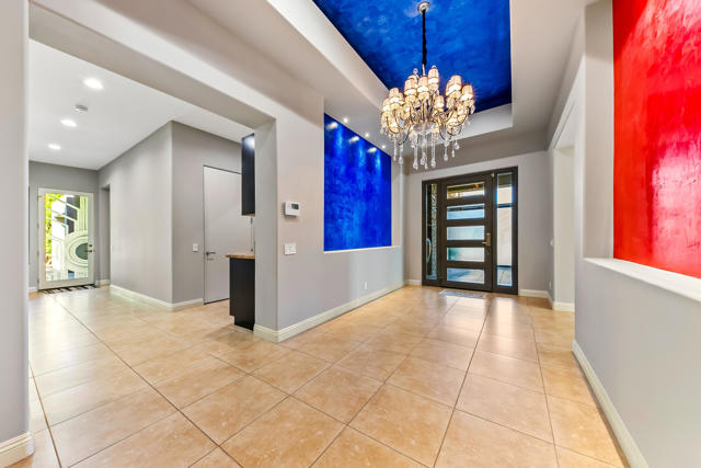 15 Sun Ridge Circle, Rancho Mirage CA: https://media.crmls.org/mediaz/a50ba216-7562-4f75-8335-579d2d64c8ea.jpg