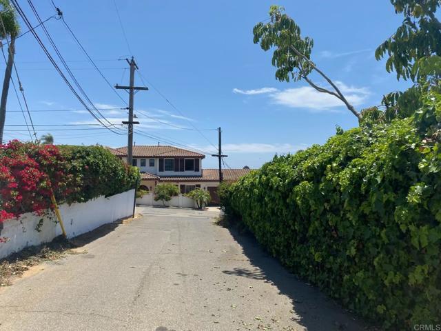 644 Grant Street, Oceanside CA: https://media.crmls.org/mediaz/a50d5f1e-a7eb-48fe-88f3-301a9cf05a23.jpg