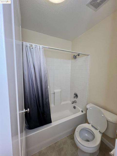1371 Brooktrail Dr, Pittsburg CA: https://media.crmls.org/mediaz/a50dca6d-7218-4a87-a69f-efeee554aff4.jpg