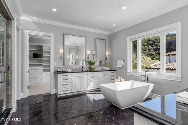 2385 Calbourne Court, Lake Sherwood CA: https://media.crmls.org/mediaz/a50e0af6-5edd-4ad6-af59-8f6d8d9163f7.jpg