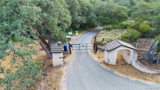 Image 3 of 24 For 25218 Black Canyon Rd